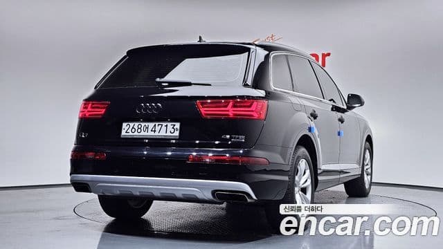 Audi Q7 2019 — ფოტო 10/20