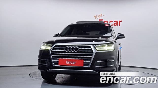 Audi Q7 2019 — ფოტო 5/20