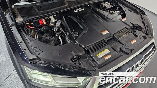 Audi Q7 2019 — ფოტო 1/20
