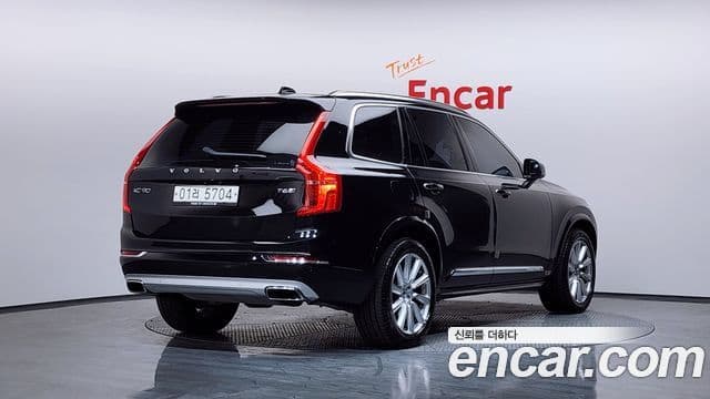 Volvo XC90 2018 — Фото 2/20