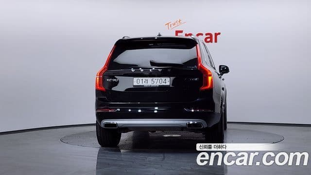 Volvo XC90 2018 — Фото 4/20