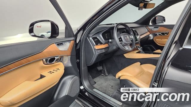 Volvo XC90 2018 — Фото 10/20