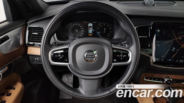 Volvo XC90 2018 — Фото 13/20