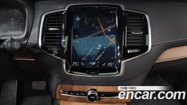 Volvo XC90 2018 — Фото 14/20