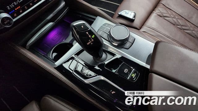BMW 5 Series 2022 — Şəkil 9/20