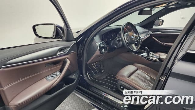 BMW 5 Series 2022 — Photo 14/20