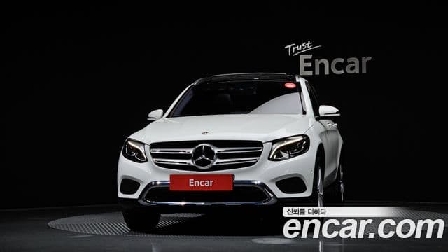 Mercedes-Benz GLC-Class 2018 — Photo 15/30