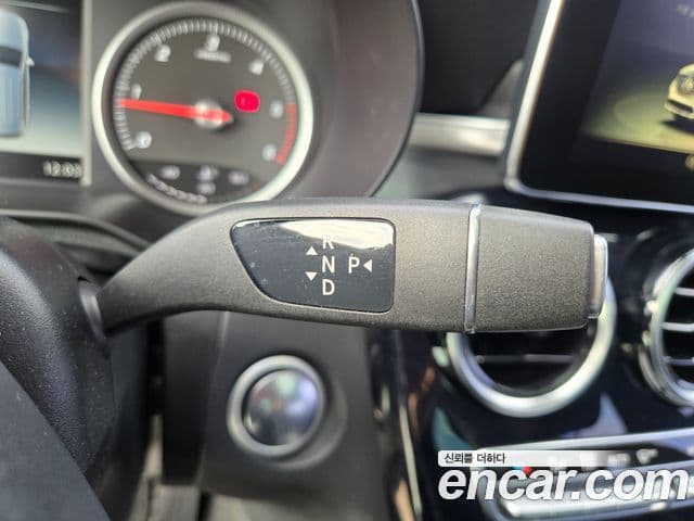 Mercedes-Benz GLC-Class 2018 — Şəkil 9/20