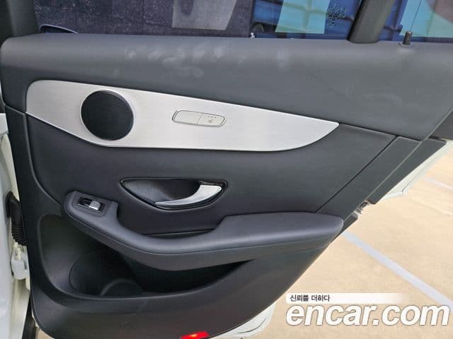 Mercedes-Benz GLC-Class 2018 — Şəkil 10/20