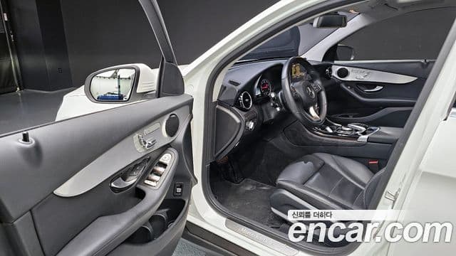 Mercedes-Benz GLC-Class 2018 — Şəkil 12/20