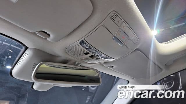 Mercedes-Benz GLC-Class 2018 — Photo 21/30