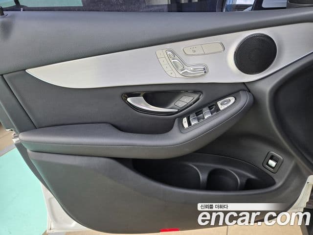 Mercedes-Benz GLC-Class 2018 — Photo 14/30