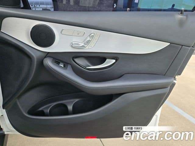 Mercedes-Benz GLC-Class 2018 — Photo 22/30