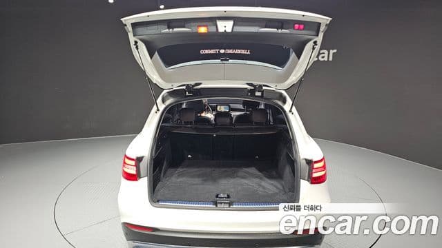 Mercedes-Benz GLC-Class 2018 — Photo 30/30