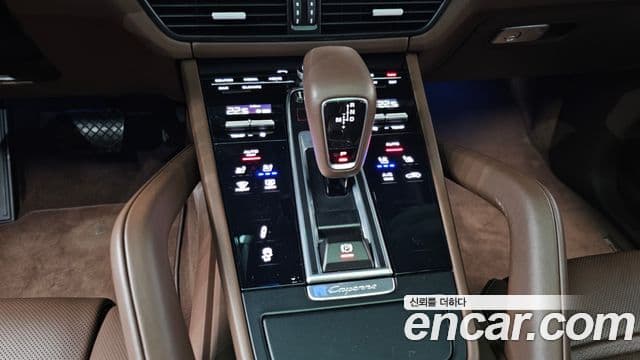 Porsche Cayenne 2022 — ფოტო 9/20