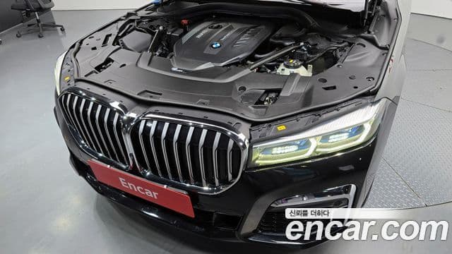 BMW 7 Series 2019 — ფოტო 6/20