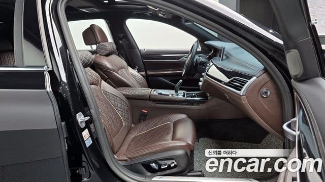BMW 7 Series 2019 — ფოტო 10/20