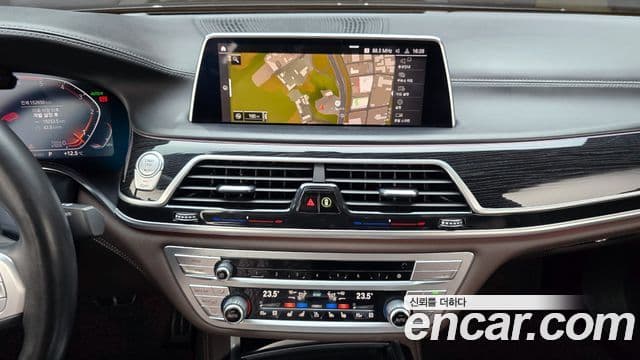 BMW 7 Series 2019 — ფოტო 14/20