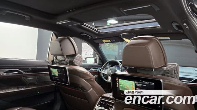 BMW 7 Series 2019 — ფოტო 17/20