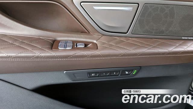 BMW 7 Series 2019 — ფოტო 18/20