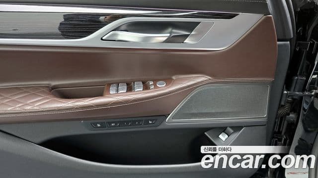 BMW 7 Series 2019 — ფოტო 19/20