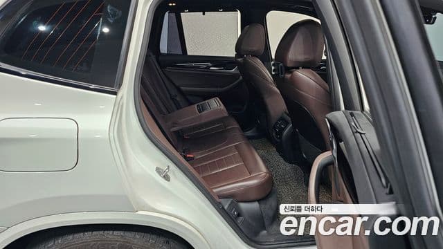 BMW X3 2018 — Şəkil 12/20