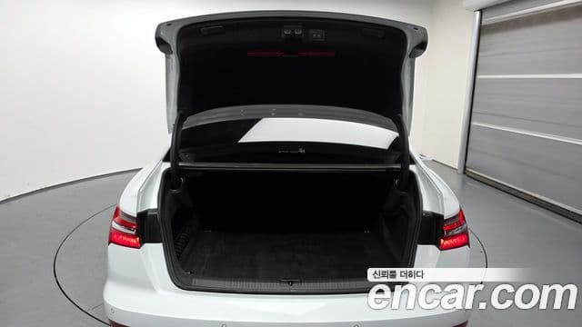 Audi A6 2022 — Şəkil 16/20