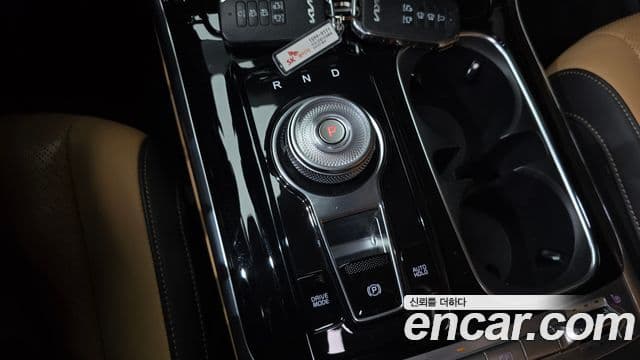 Kia Carnival 2022 — ფოტო 9/20