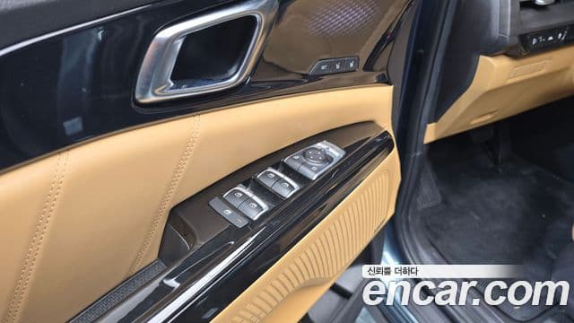 Kia Carnival 2022 — ფოტო 14/20