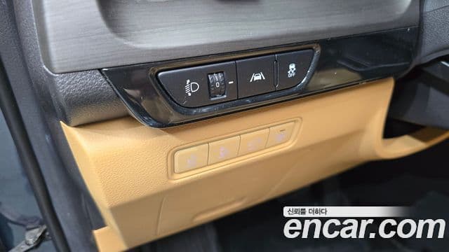Kia Carnival 2022 — ფოტო 15/20