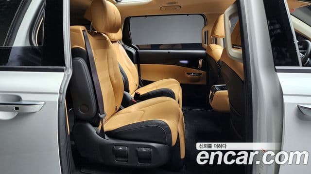 Kia Carnival 2022 — Фото 12/20