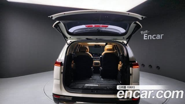 Kia Carnival 2022 — Фото 20/20