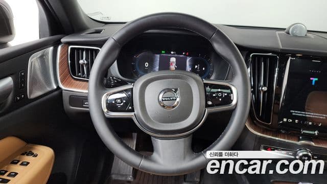 Volvo XC60 2024 — Şəkil 13/20