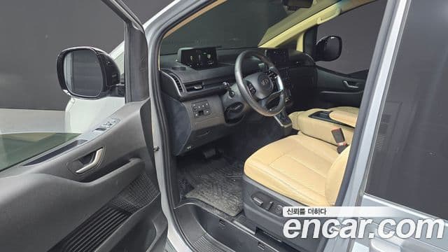 Hyundai Staria 2022 — Photo 15/29