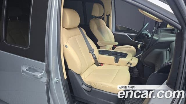Hyundai Staria 2022 — Photo 23/29
