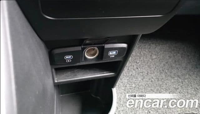 Hyundai Staria 2022 — Photo 7/29