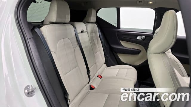 Volvo XC40 2024 — Şəkil 12/20