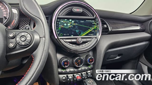 Mini Cooper S 2018 — Фото 17/20
