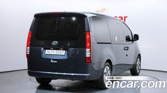 Hyundai Staria 2023 — ფოტო 2/20
