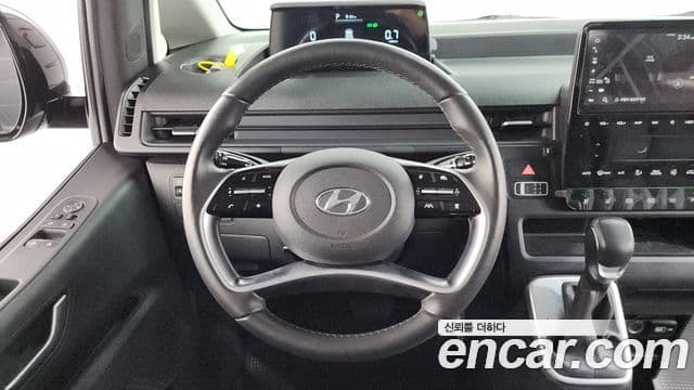 Hyundai Staria 2023 — Şəkil 13/20