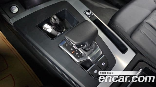 Audi Q5 2022 — ფოტო 1/20