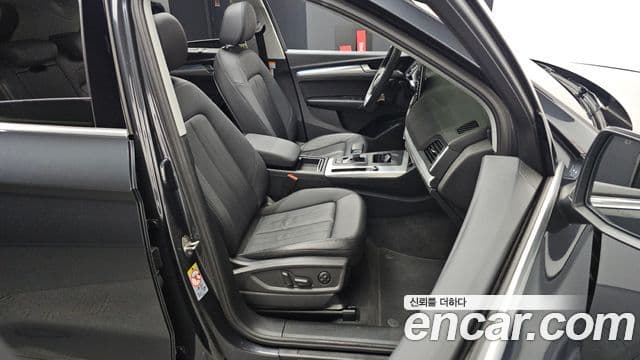 Audi Q5 2022 — ფოტო 14/20