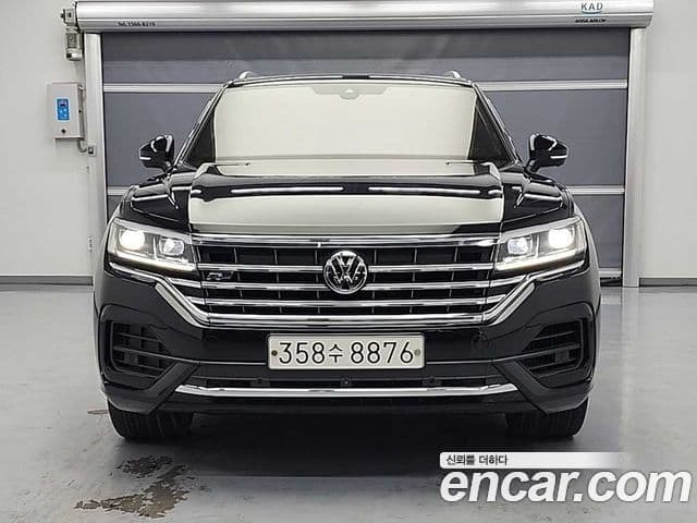 Volkswagen Touareg 2020 — ფოტო 10/18
