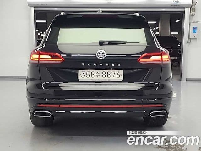 Volkswagen Touareg 2020 — ფოტო 2/18