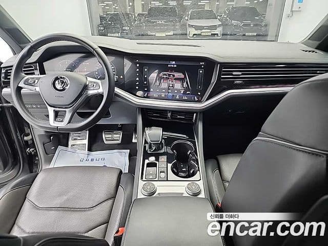 Volkswagen Touareg 2020 — ფოტო 6/18