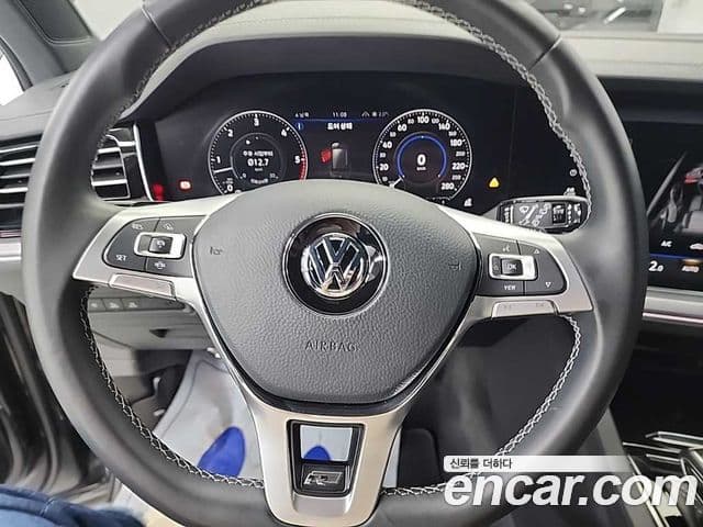 Volkswagen Touareg 2020 — фото 8 из 18