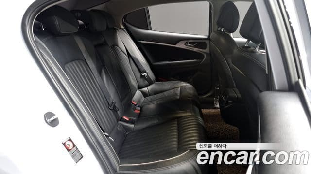 Genesis G70 2018 — ფოტო 9/20