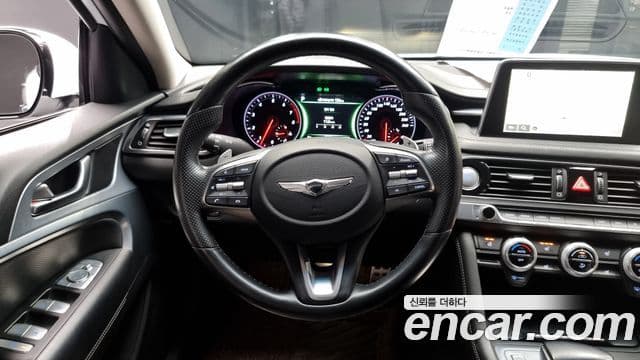 Genesis G70 2018 — ფოტო 16/20