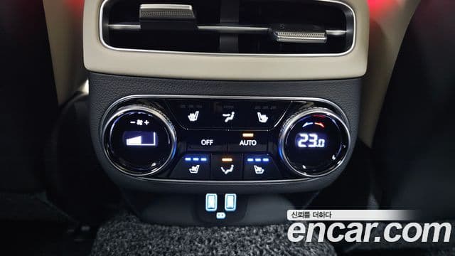Genesis GV70 2023 — Şəkil 18/20