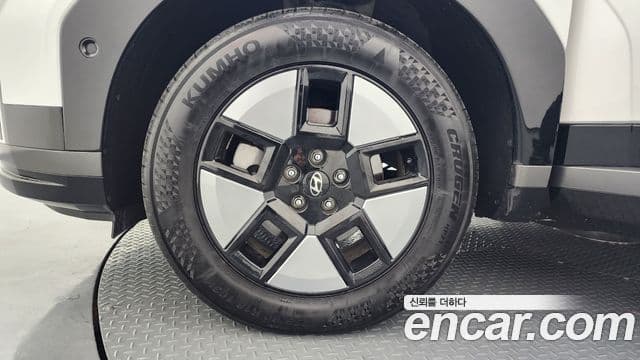 Hyundai Santa Fe 2023 — ფოტო 4/20